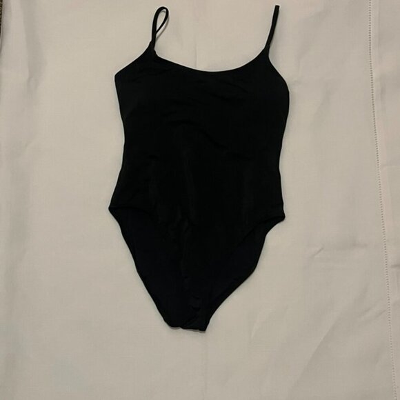 Andie The Full Coverage Amalfi One Piece in Black Size Medium - Picture 4 of 7
